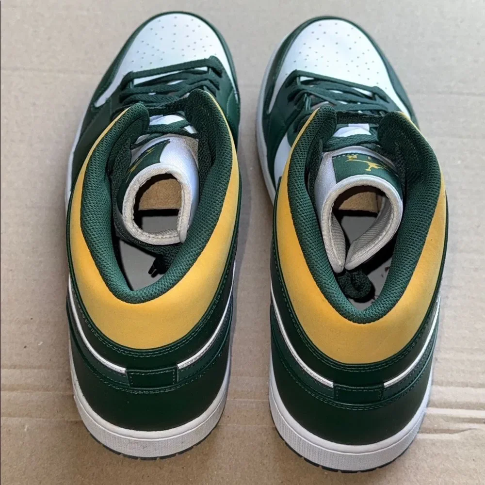 Air Jordan 1 Mid 'Sonics 2021' 554724-371 Men’s Size 18 - Picture 4 of 5